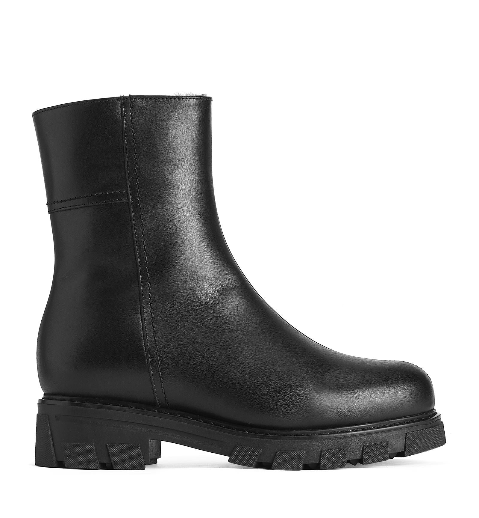 Flat boots canada best sale