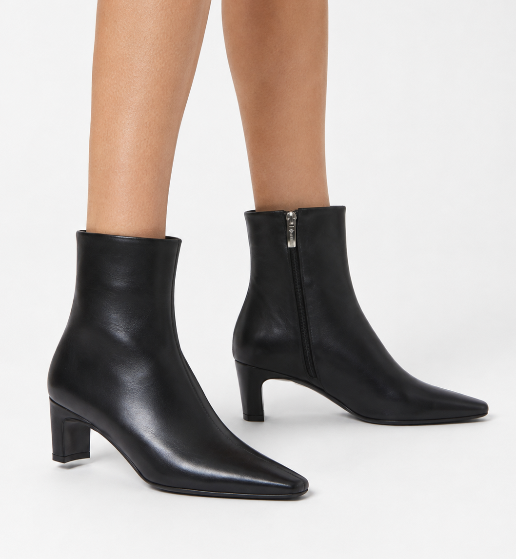 ELISABETH BOTTILLON EN CUIR