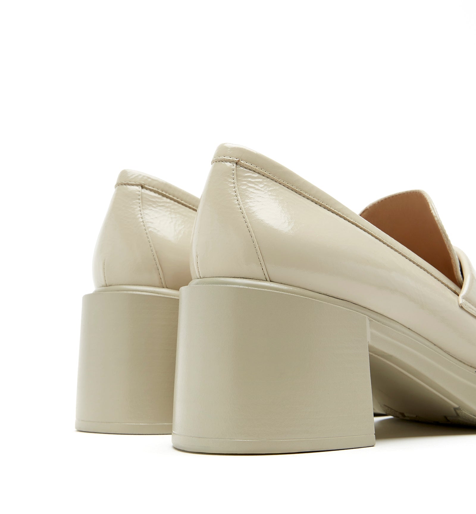 FABRIZIA CRINKLE LEATHER HEELED LOAFER - La Canadienne