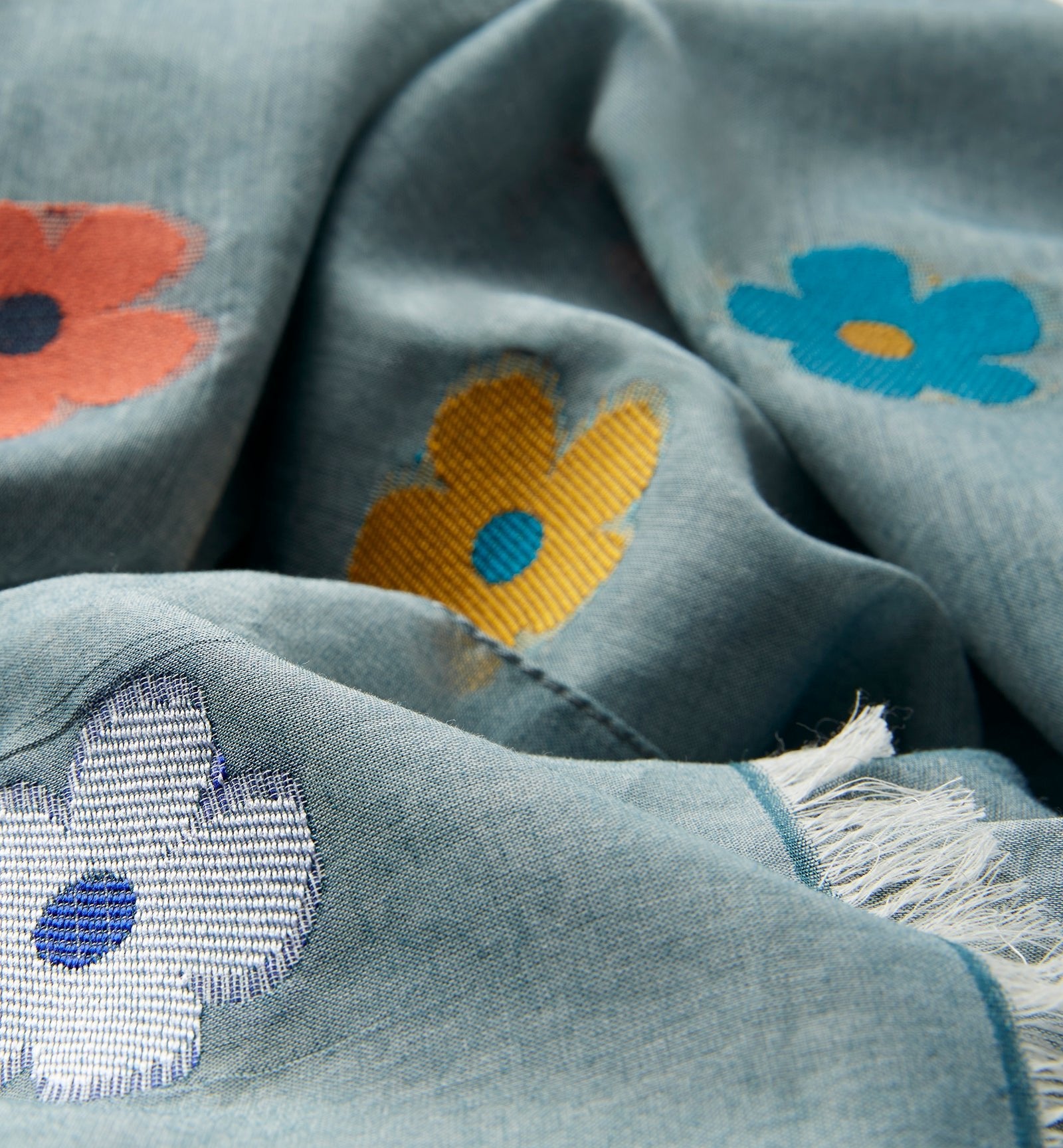 LINGO FLORAL DOT PATTERN SCARF - La Canadienne