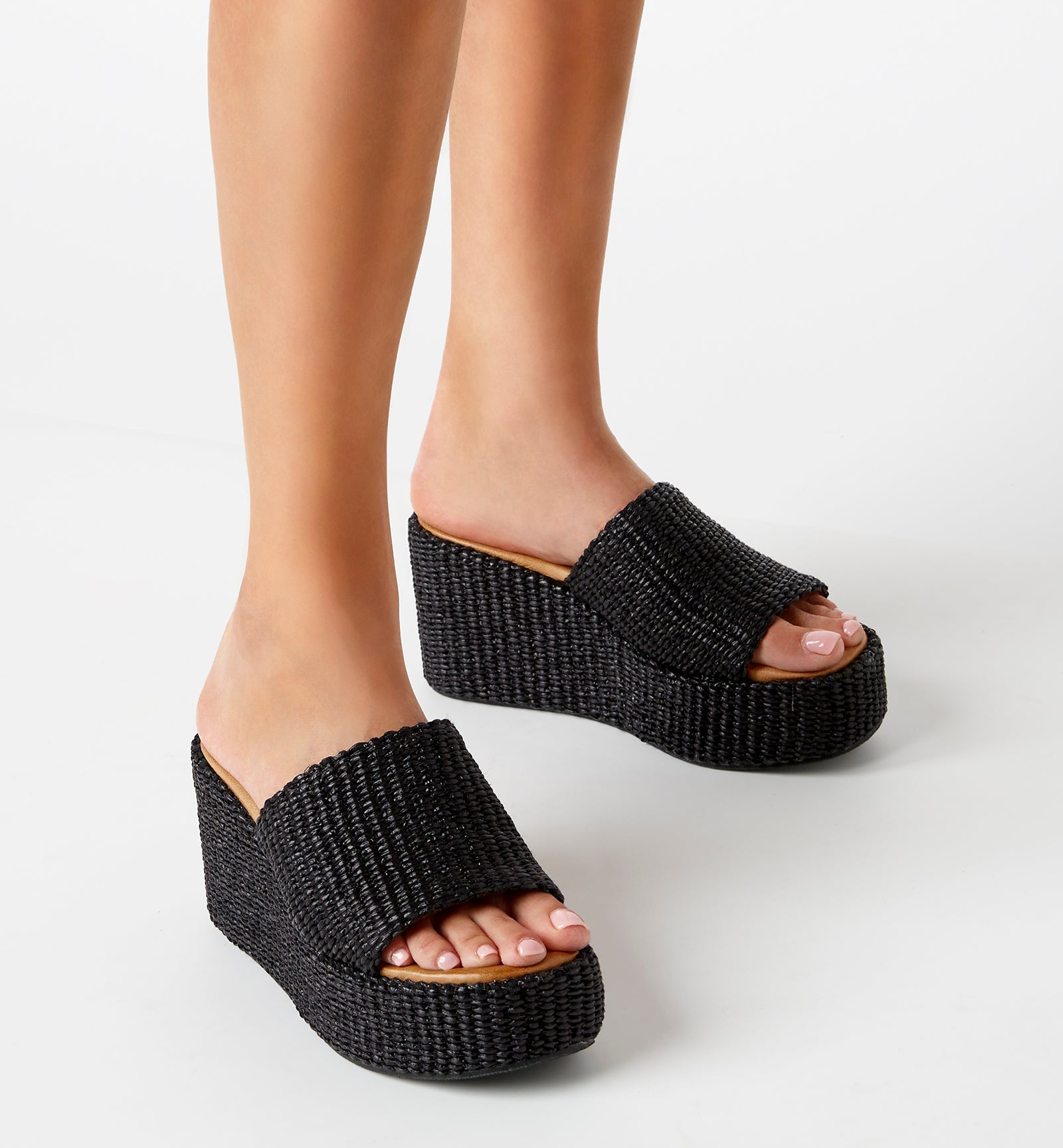 SAMI RAFFIA WEDGE SANDAL - La Canadienne