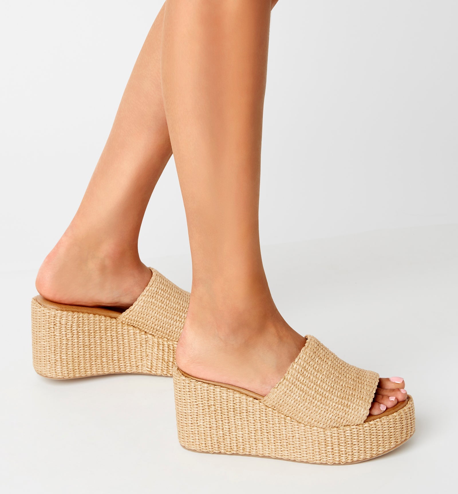 SAMI RAFFIA WEDGE SANDAL - La Canadienne