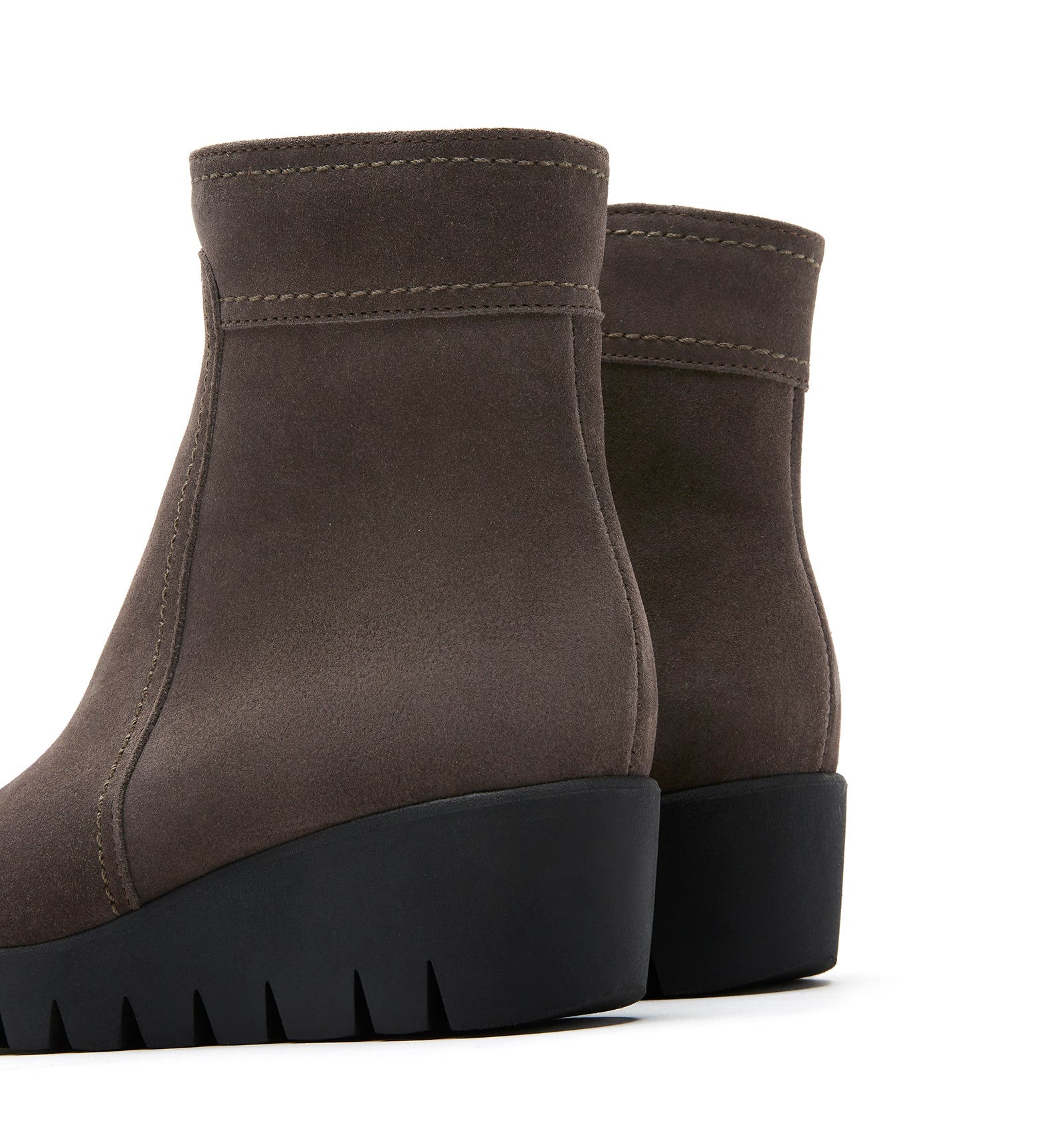 TOKEN SUEDE WEDGE BOOTIE - La Canadienne
