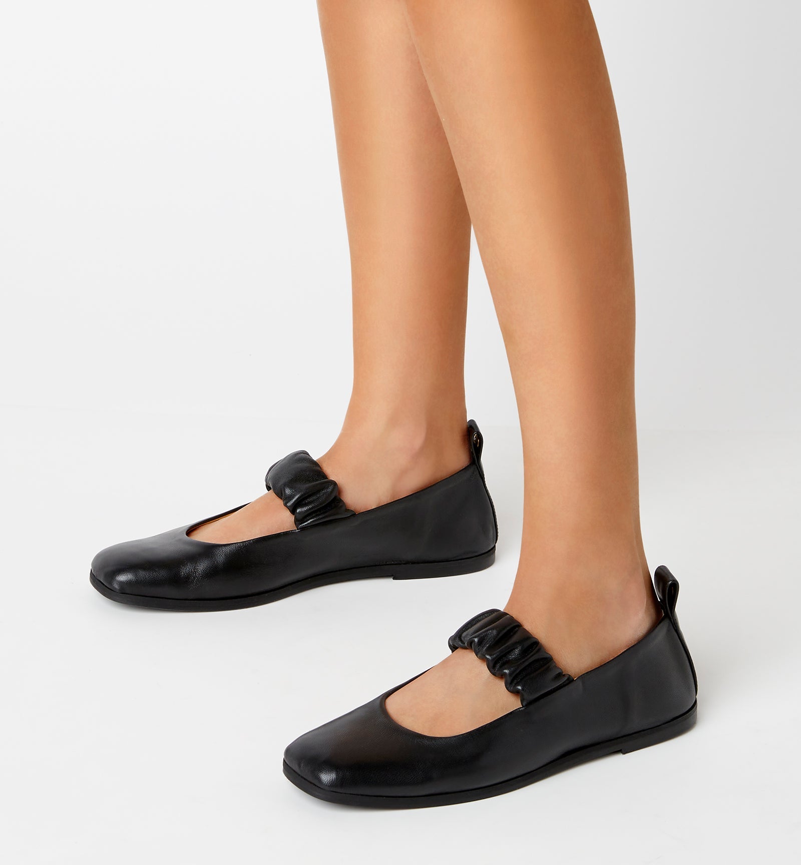 GREY LEATHER MARY JANE FLAT - La Canadienne