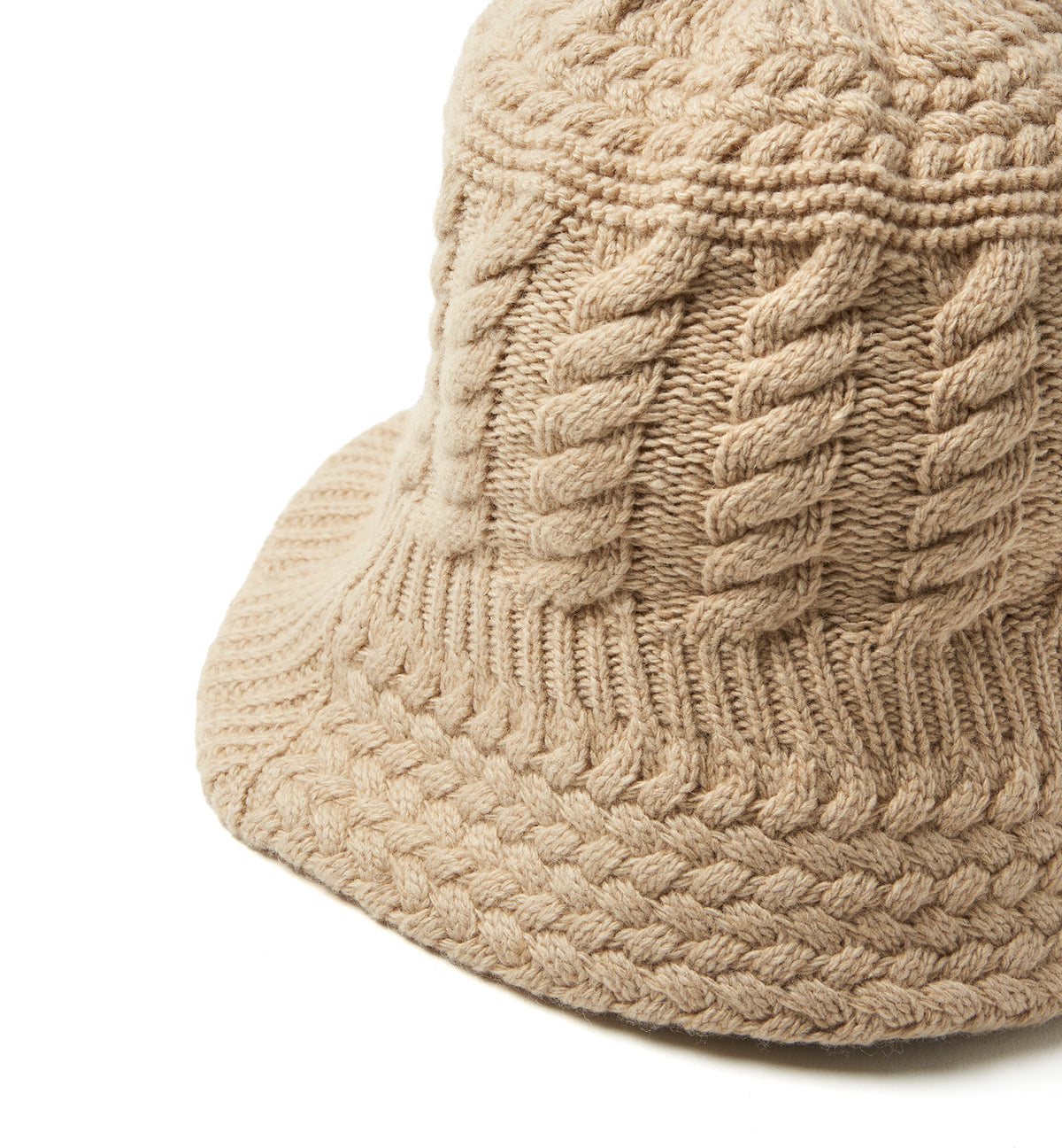 HABISCUS BONNET EN TRICOT TORSADÉ