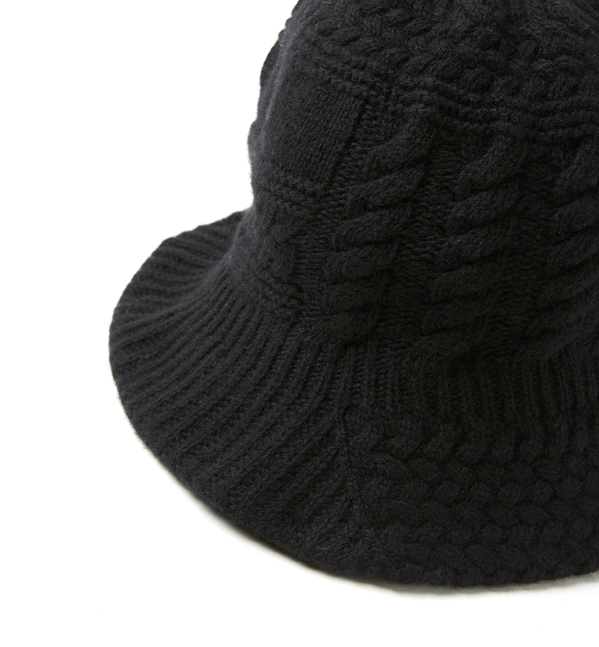 HABISCUS BONNET EN TRICOT TORSADÉ