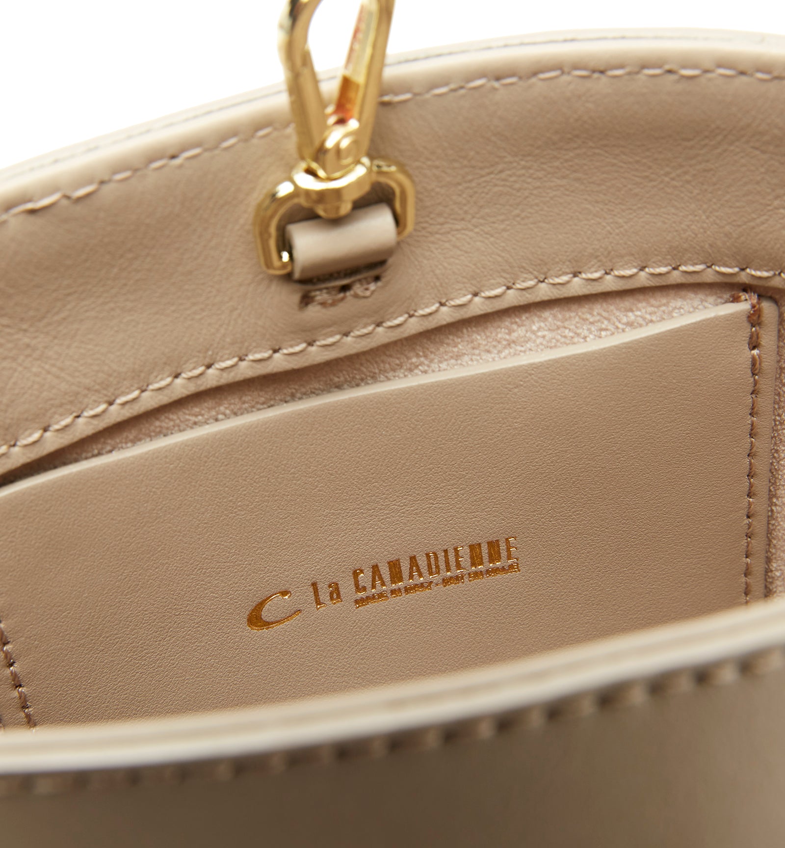 PENFIELD LEATHER CROSSBODY BAG - La Canadienne