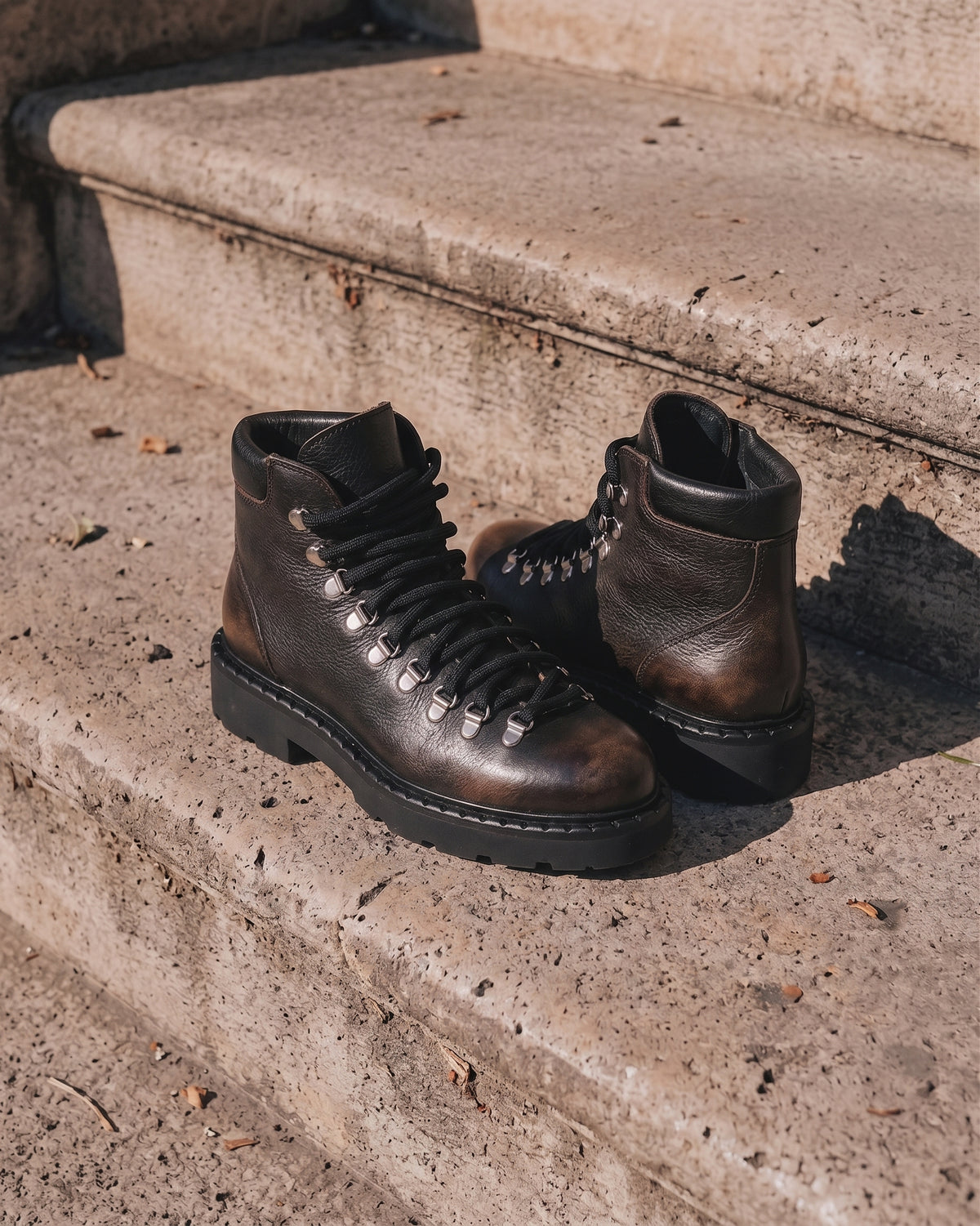 RENATA LEATHER HIKER BOOTIE - La Canadienne
